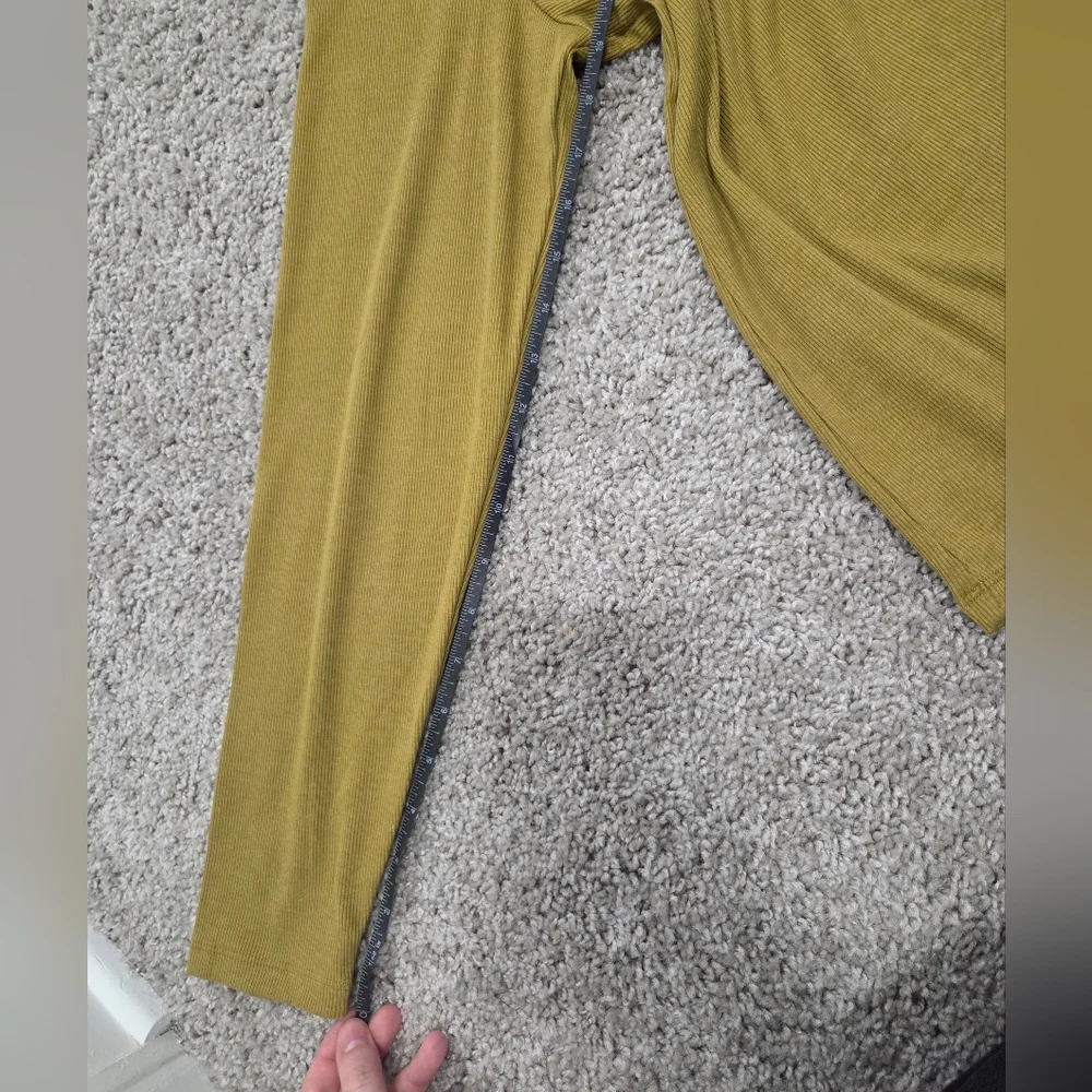 Snug Long-Sleeve Crew-Neck T-Shirt - Picture 7 of 11